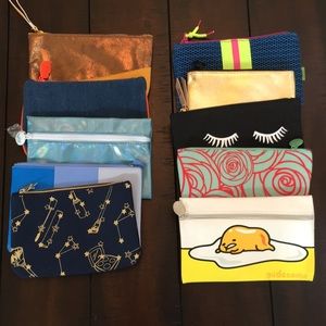 Set of 10 small makeup bags